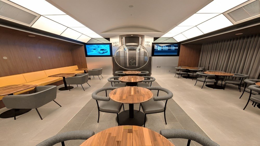 Business Class seats on STARLUX, 
STARLUX Business Class international, STARLUX Airlines Business Class Lounge